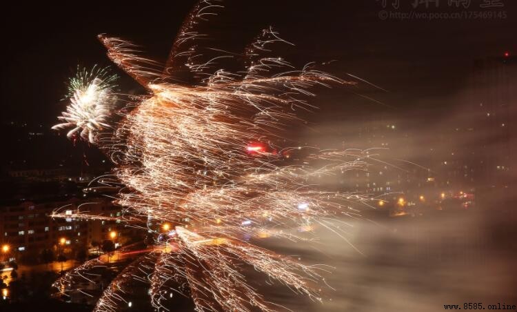 火樹銀花不夜天的意思與背景解析