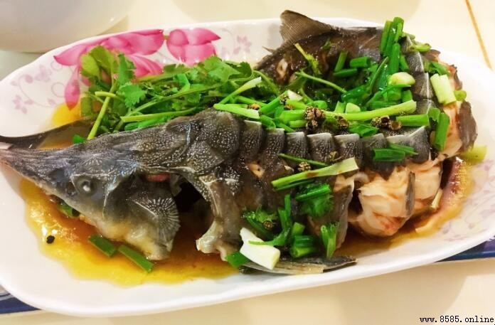 炖鲟鱼的家常做法