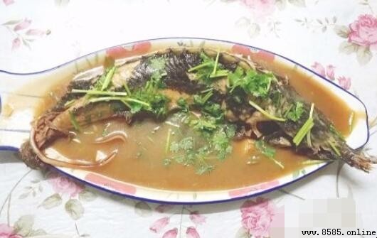 炖鲟鱼的家常做法