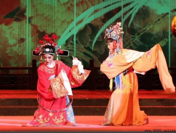 黃梅戲特點解析:唱腔、角色、服飾與妝容
