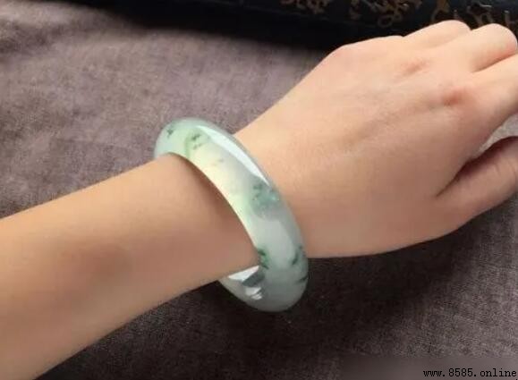 女人戴玉镯的禁忌與注意事項