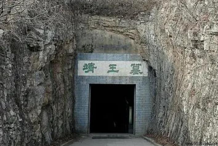 滿城漢墓建築特色探析：中山靖王的地下宮殿