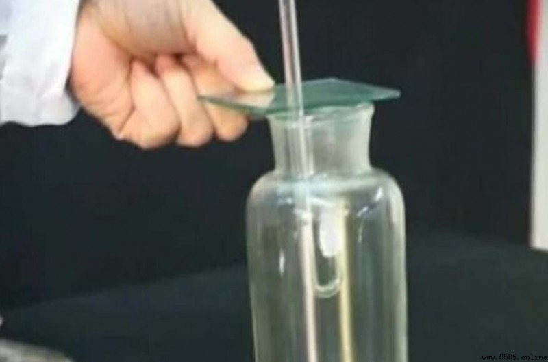 氫氣和氯氣反應熱效應分析：為放熱反應