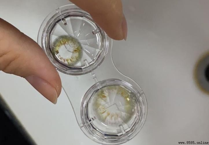 美瞳可以用水泡嗎？正確清潔與保存方法