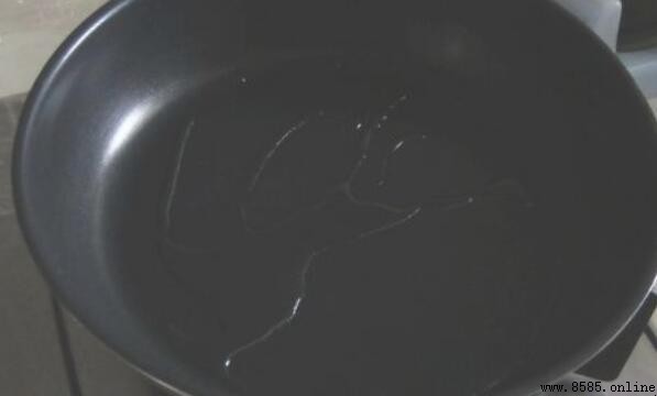 速凍餃子煎鍋步驟，教你輕鬆做出金黃酥脆