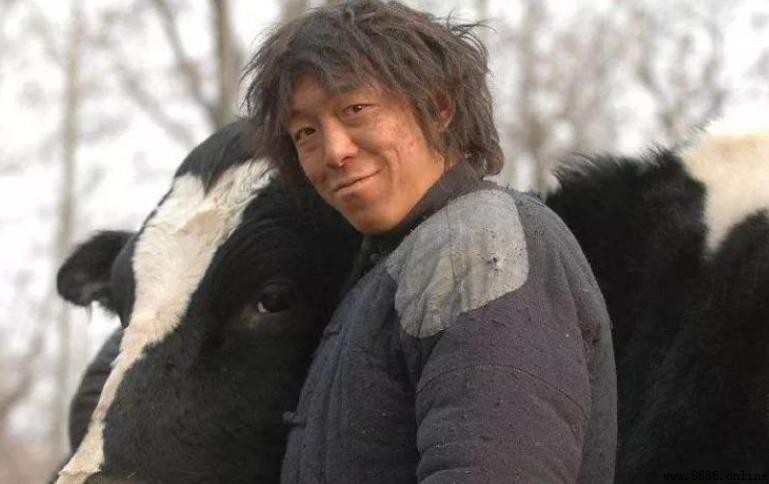 《斗牛》電影劇情介紹：黑白生死與抗日烽火中的命運交織