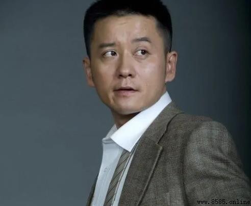《假面疑雲》劇情解析：密室命案與中毒謎團的真相