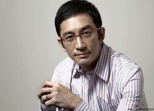 吳啟華個人簡介：藝術家的演藝路徑與生涯回顧