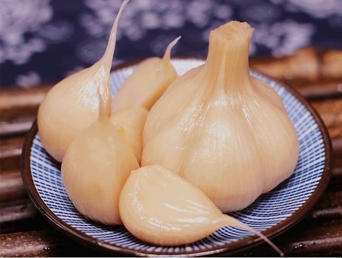 如何腌制糖蒜：酸甜爽脆的家常酱菜做法
