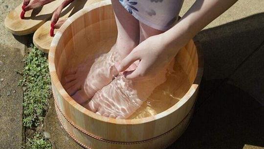 熱水泡腳的益處正確泡法