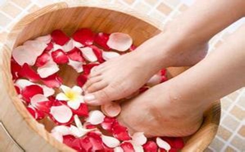 泡腳真能補腎嗎？泡腳三秘方與正確做法