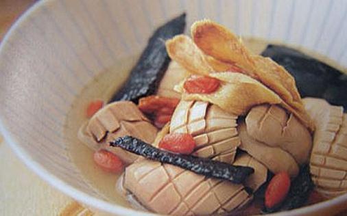 冬季皮肤开裂怎么办？冬季皮肤保湿食物推荐