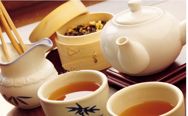 飲茶最佳時段指南：不同茶類的適宜飲用時間與注意事項