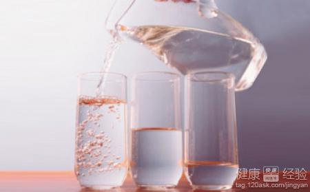 冬天手脚冰冷怎么办？饮食调理与保暖建议
