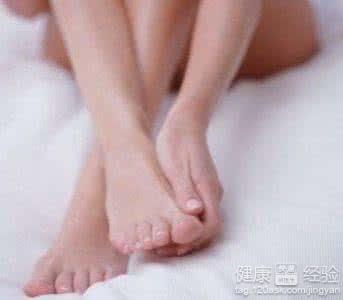 手脚冰凉是体寒表现，中医解析原因与调理方法