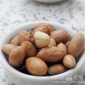 米醋泡核桃與花生對健康的功效與作用