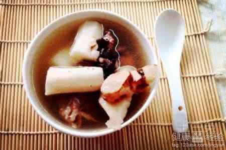 土茯苓搭配建議：哪些食材適合與排骨共湯