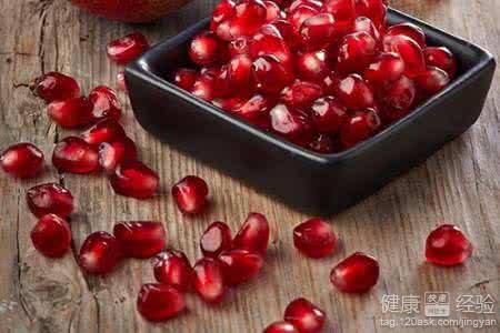 冬季每日吃一颗石榴的健康益处