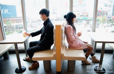 中醫頭部穴位按摩手法與功效：簡易養生指南