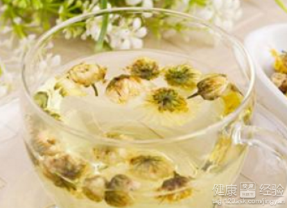 菊花茶飲用禁忌：兒童與老年人需特別謹慎