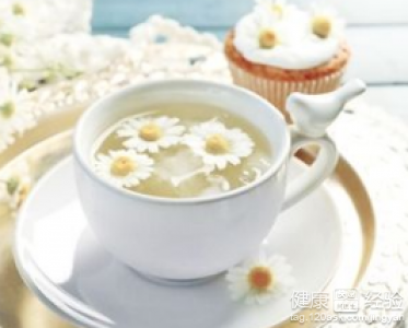 菊花茶飲用禁忌：兒童與老年人需特別謹慎