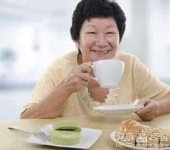 80歲老人飲食搭配指南：健康與營養的關鍵
