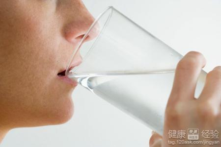 一天喝水減肥法正確喝水讓你輕松瘦身