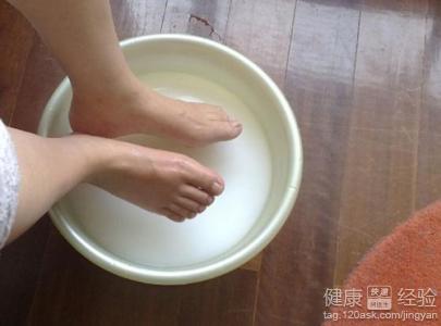 腳臭怎麼辦？正確泡腳方法大公開