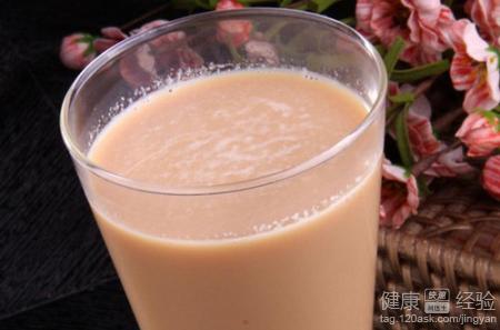 咖啡加牛奶是否對健康有害？科學解析兩者混合的影響