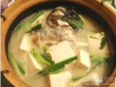 魚頭豆腐的由來：乾隆傳說與故事背景