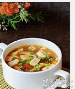 蘑菇豆腐湯的家常做法解析
