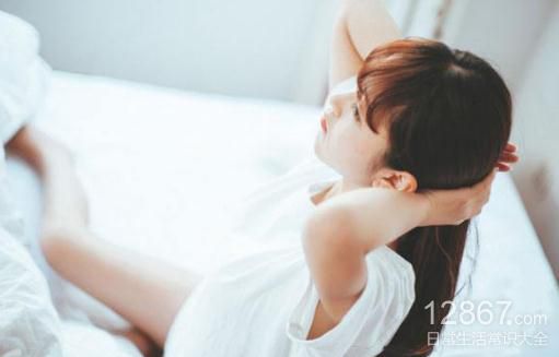起床后弹弹后脑勺：简单保健法提神醒耳