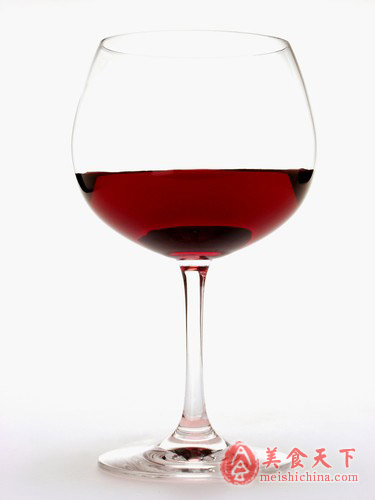 睡前避免這些食物：容易導致失眠的飲食注意事項