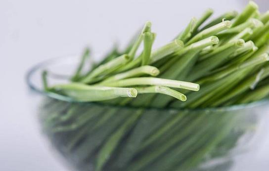 吃韭菜的3大好處與禁忌:勿與蜂蜜同食,以免腹瀉