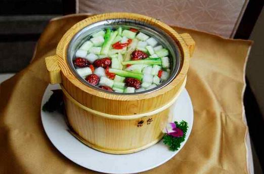 夏季飲食原則:清養胃、淡補津、忌辛辣