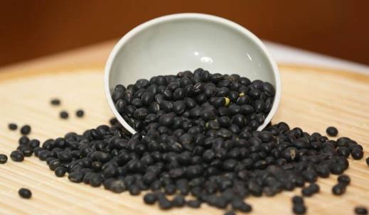 黑豆的健康益处:养生补肾与降血压