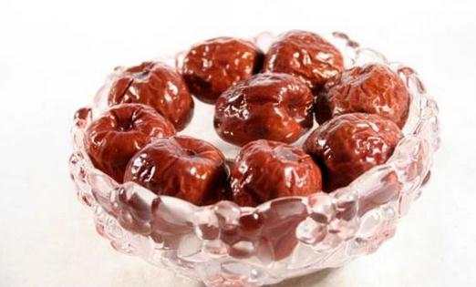 秋季食補三寶：大棗、紅薯與百合同時登場