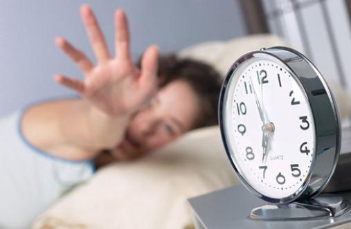 睡前拒絕這些食物！避免影響睡眠與體重