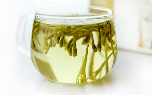 嗓子干癢喝什麼好?中醫分型對療與護喉茶推薦