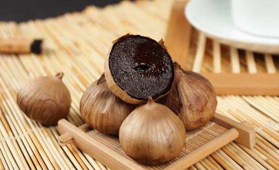 黑蒜能否预防三高？真相解析