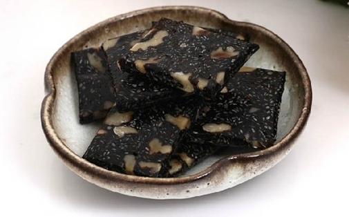 冬養陰補血 怎麼吃阿膠不上火?正確搭配與禁忌全解析
