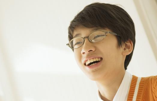 用眼疲劳怎么办?健康食物助你防治近视