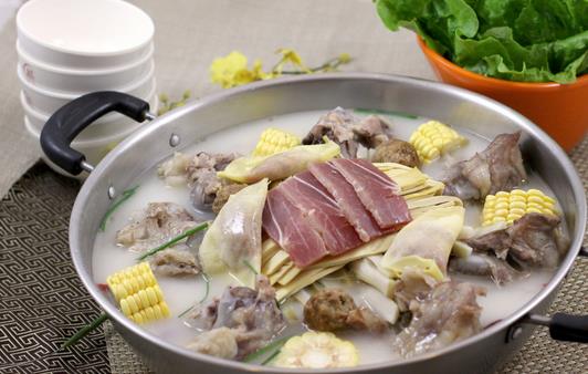 冬天吃火锅不上火指南:营养技巧与注意事项