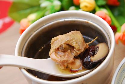 冬季飲食三大誤區:感冒喝雞湯、搾胡蘿卜汁、餐後喝茶