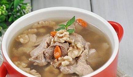 冬季養生飲食建議：推薦健腦羊肉湯與其功效