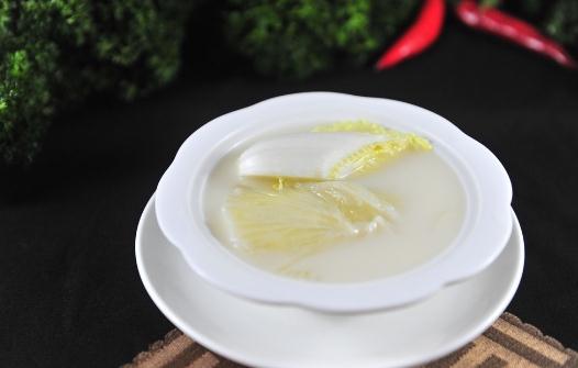 飲食養生吃什麼？野生鮭魚等預防中風的食物推薦