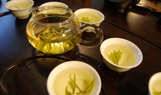 喝綠茶的好處與防曬功效