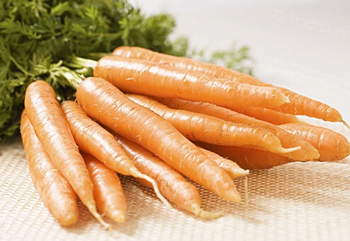 胡蘿卜一定要炒著吃嗎？解析胡蘿卜的正確食用與營養吃法