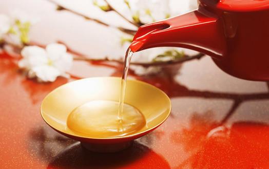 眼睛乾澀吃什麼好？解析眼睛乾澀原因與飲食改善