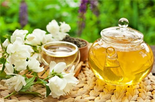 夏天喝什么茶比较好？夏季喝茶指南与讲究